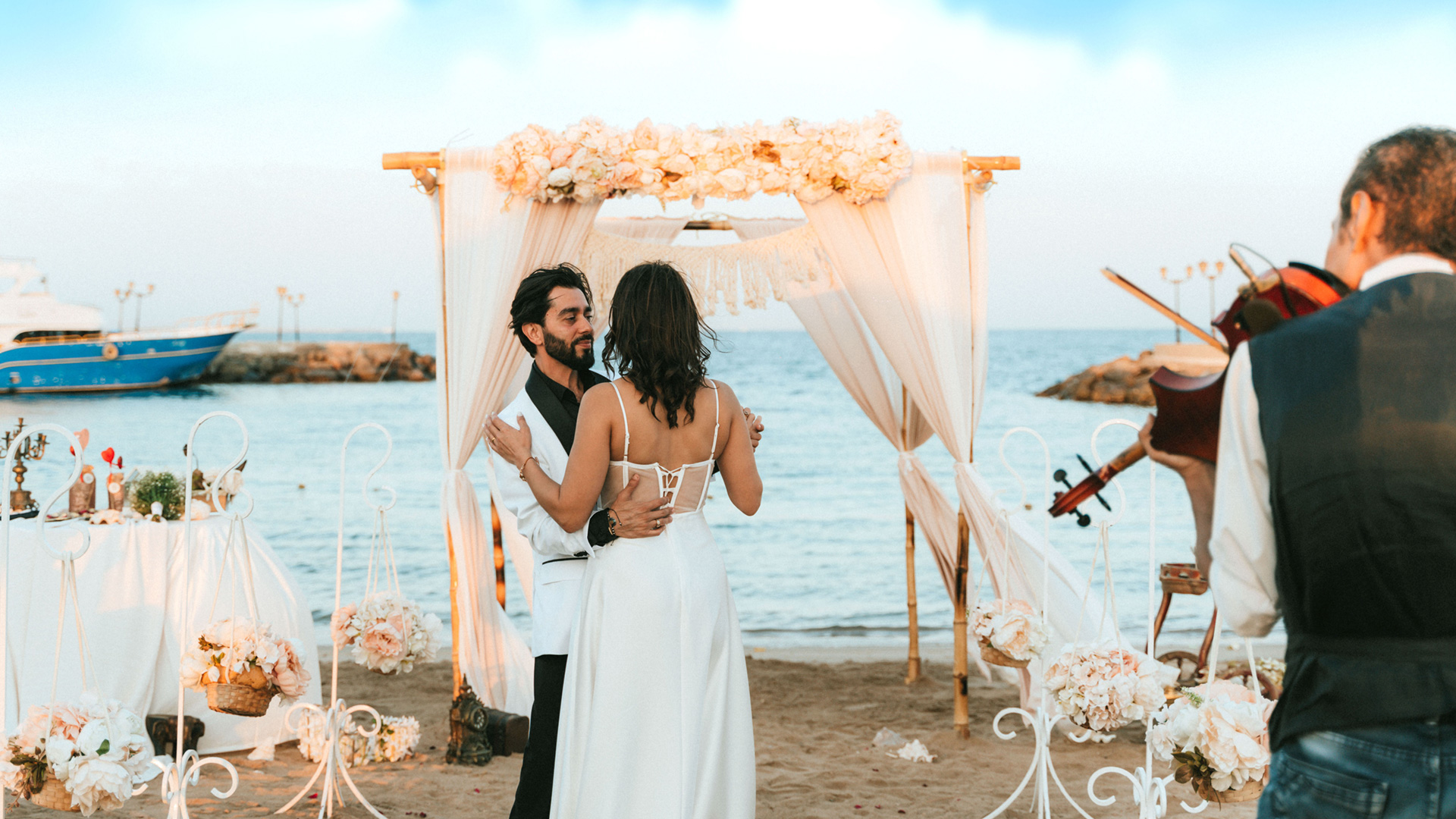 egyptwed-beach-wedding-groom-bride-dance-egypt-hurghada-red-sea-wedding-abroad
