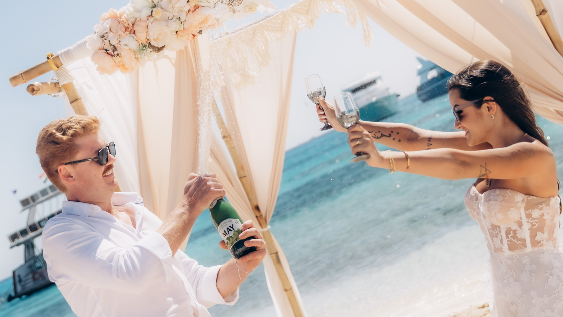 egyptwed-bride-groom-champagne-weddingearch-wedding-island-renewal-abroad-egypt-hurghada-red-sea